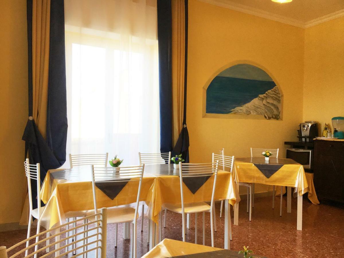 La Degli Dei Couette-café 2*