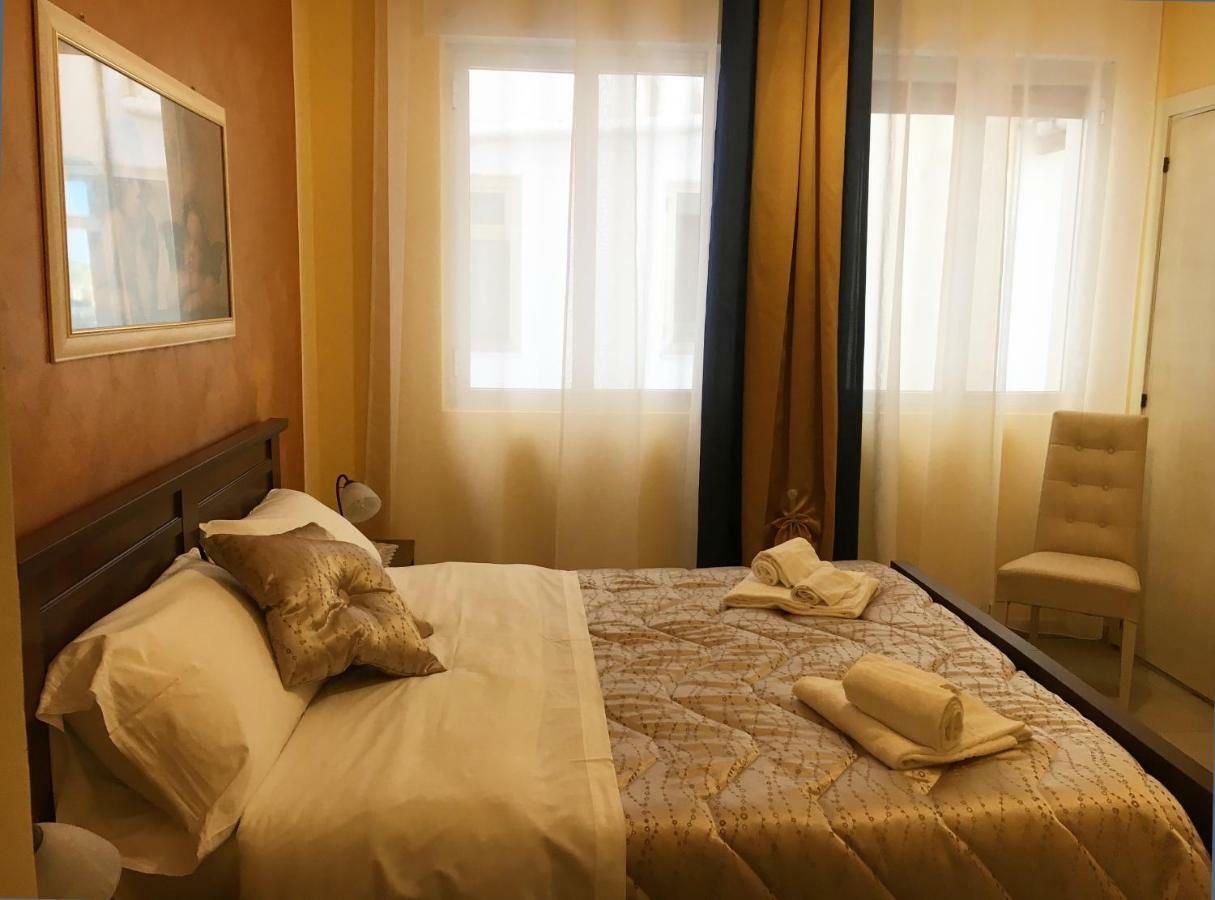 Couette-café La Degli Dei 2*